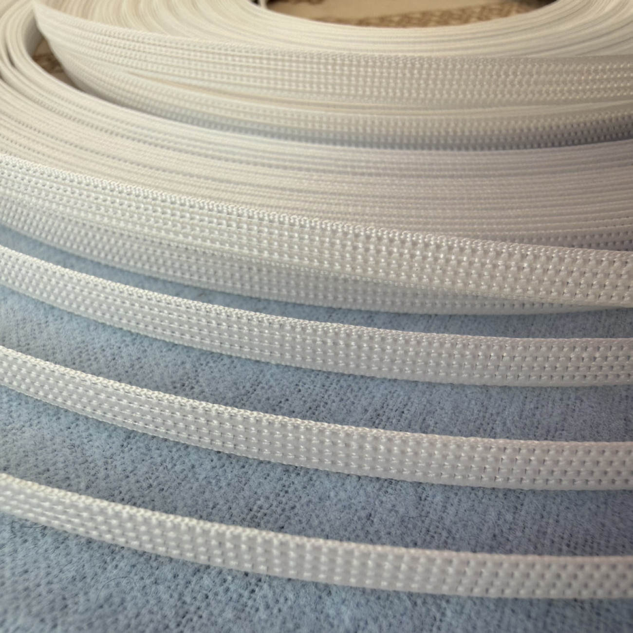 Регілін жорсткий пришивний 6 мм, білий