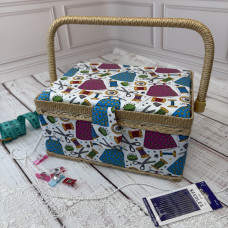 Скринька для рукоділля зі швейним малюнком 