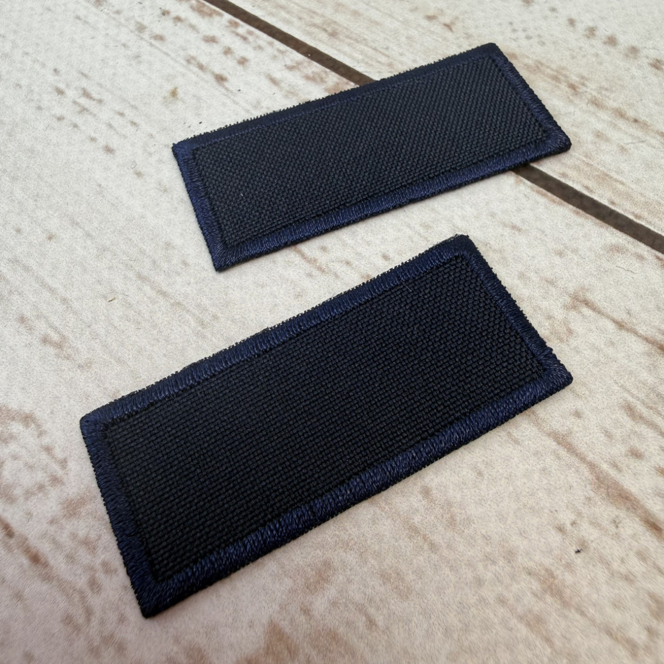 Нашивка клейова (термоаплікація) прямокутна темно-синя 55×23 мм