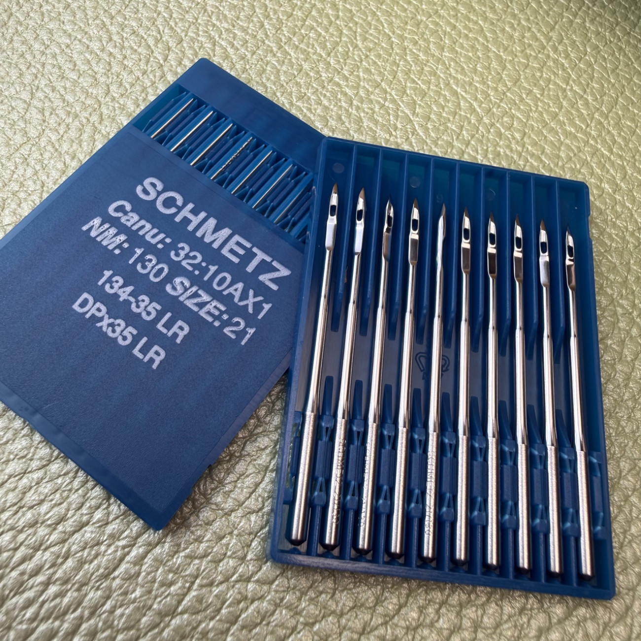 Голки Schmetz 134-35 LR (DPx35 LR) №130 для промислових швейних машин — для шкіри та декоративного шва