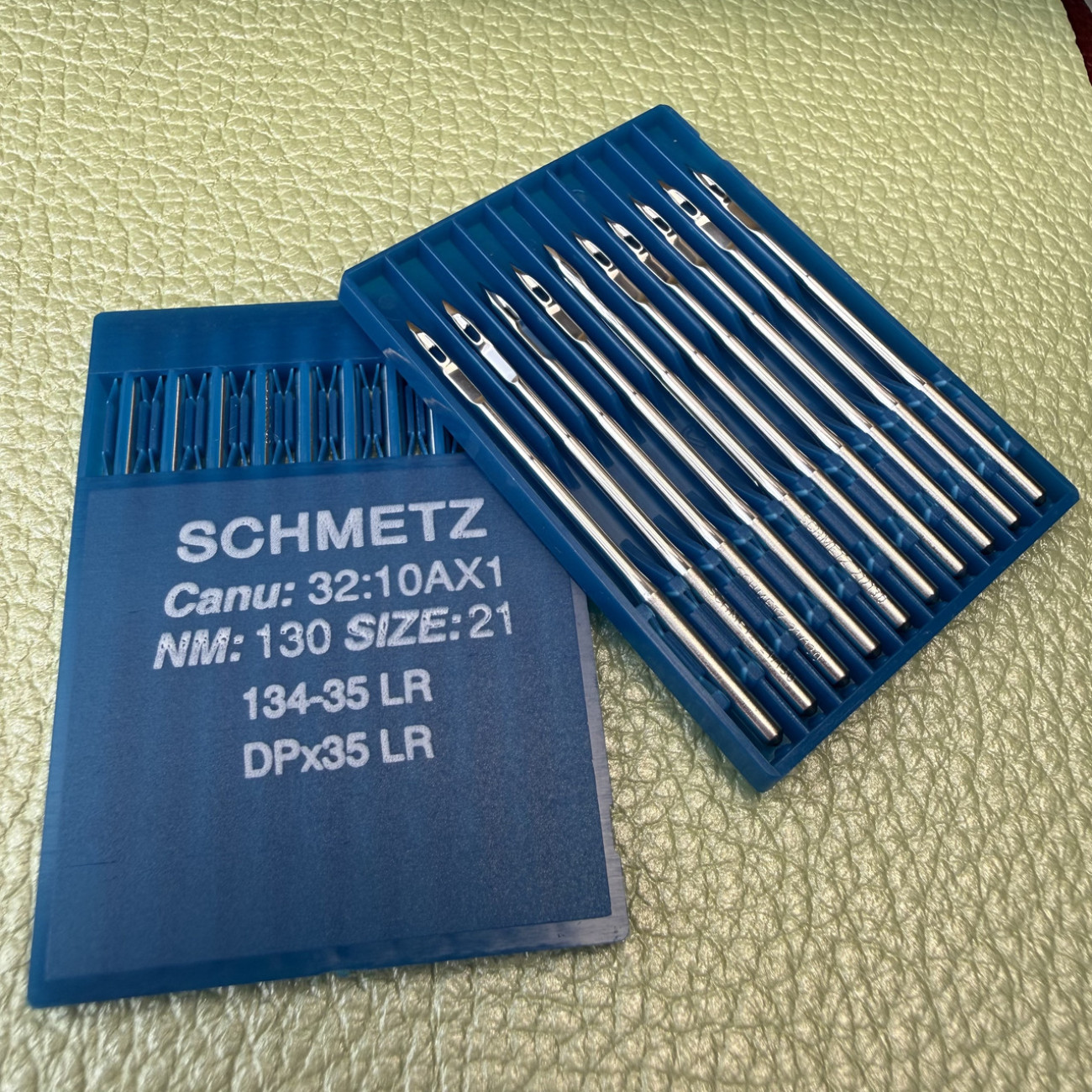 Голки Schmetz 134-35 LR (DPx35 LR) №130 для промислових швейних машин — для шкіри та декоративного шва