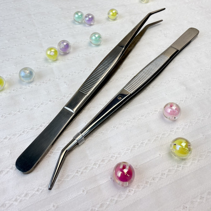 Пінцет вигнутий TWEEZER TWE-6 з рефленими насічками, сріблястий